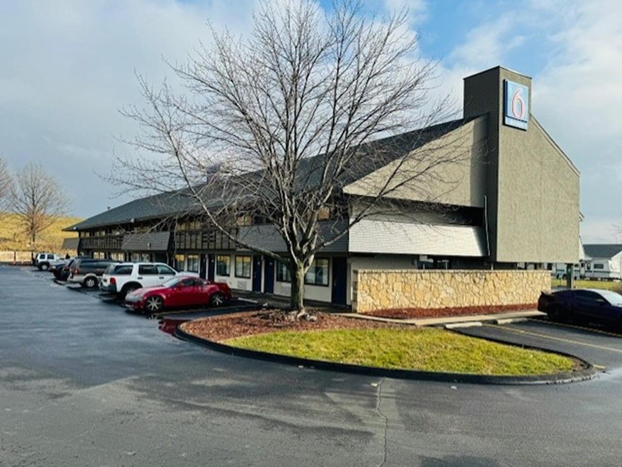6-cedar Rapids, Ia Hotel