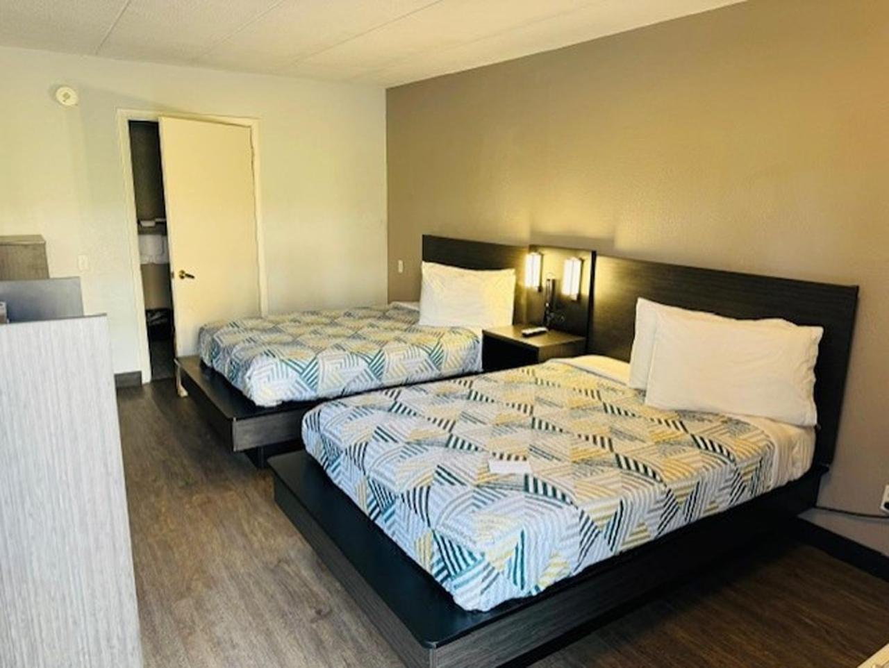 6-cedar Rapids, Ia 3* Cedar Rapids