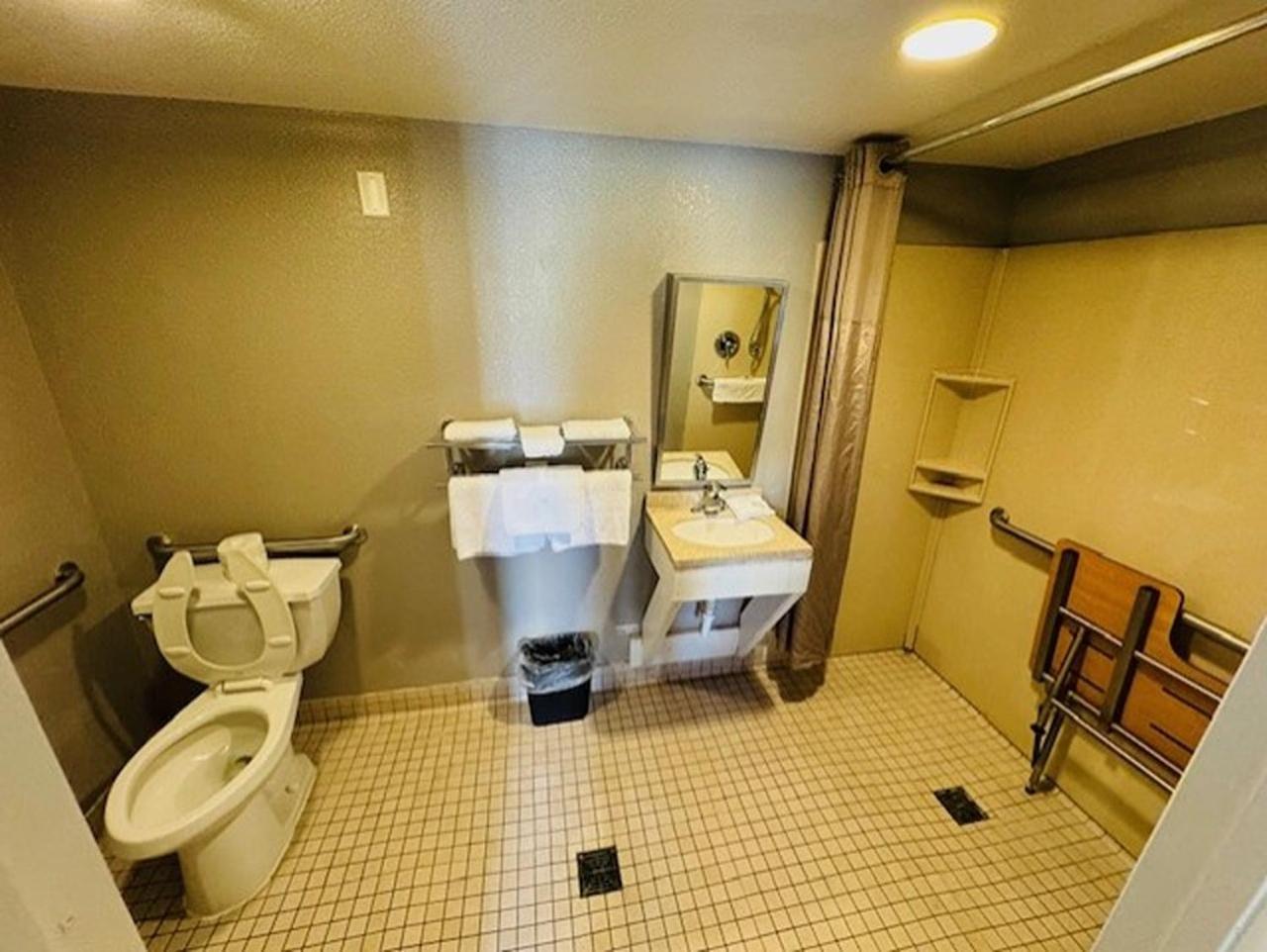 6-cedar Rapids, Ia